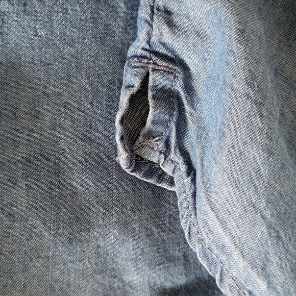 Old Navy Lyocell Chambray Botton Down Top - Picture 5 of 10